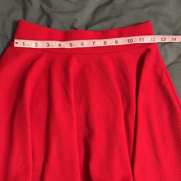 Beautiful red skater skirt-like new condition - Picture 2 of 5